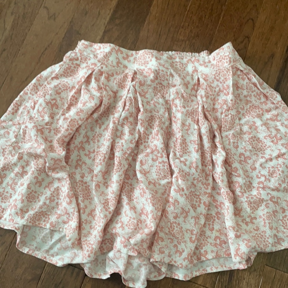 Soft flowy Rocky shorts size Large